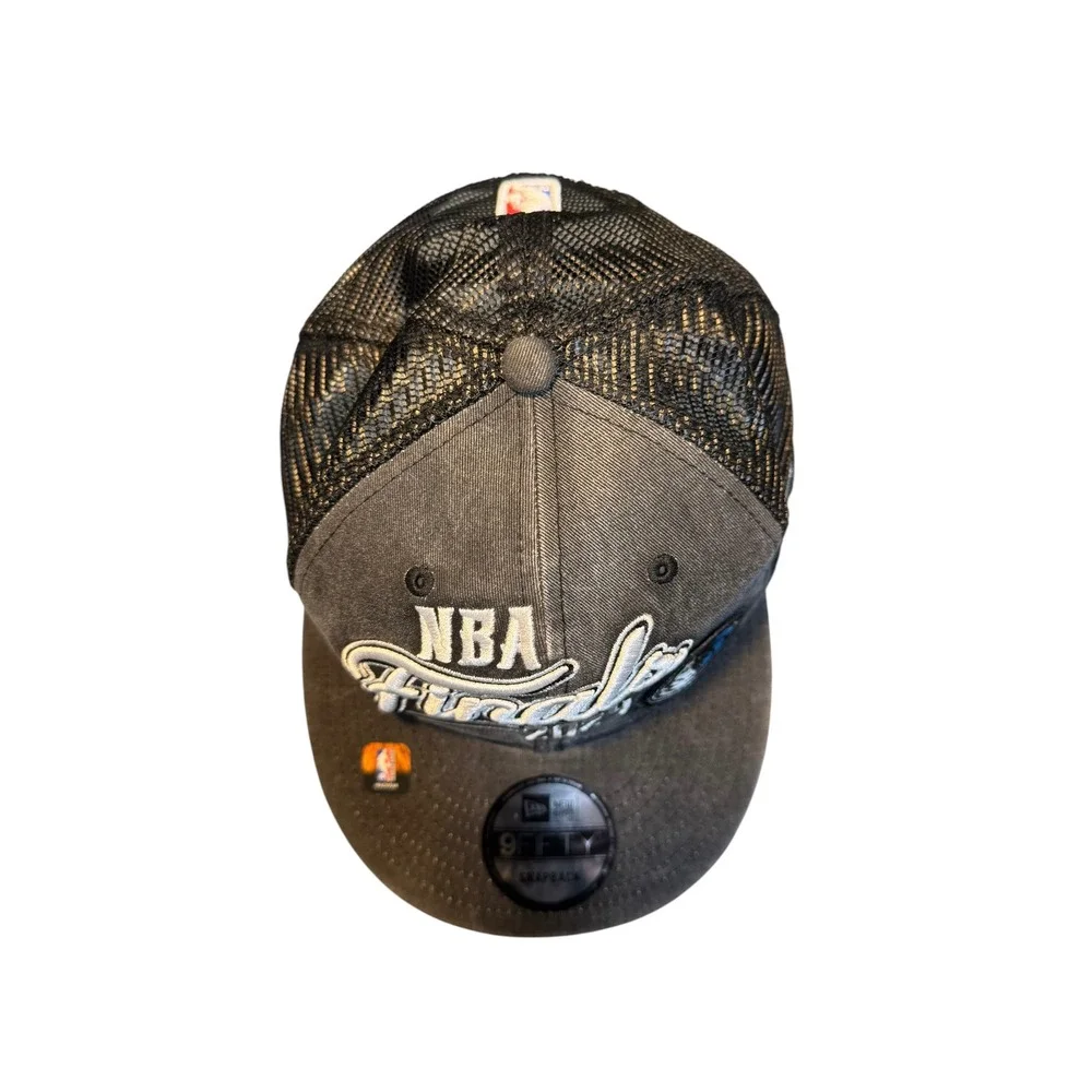 New Era Dallas Mavericks 2024 NBA Finals 9FIFTY Snapback Hat Grey Black Trucker